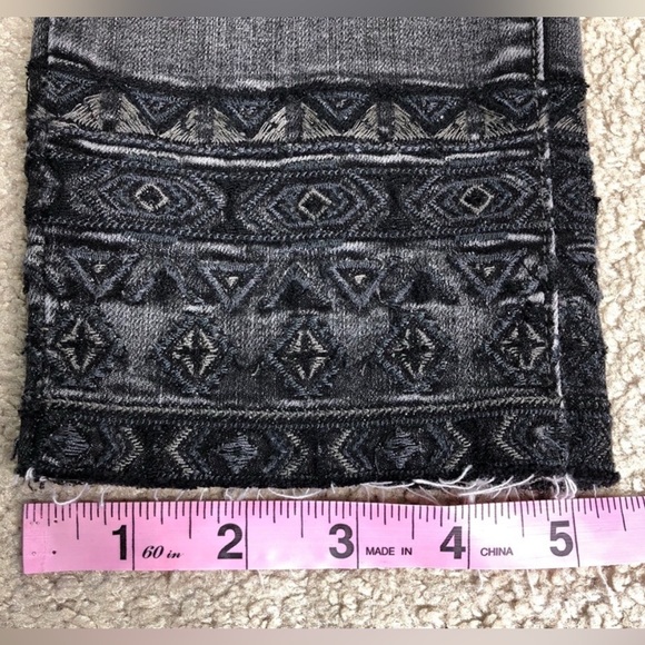 Driftwood embroidered Cuffs Skinny Jeans - Picture 13 of 13